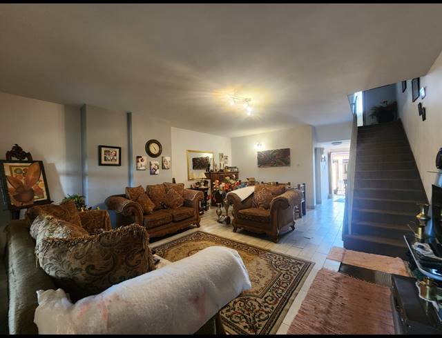 2 BEDROOM TOWNHOUSE FOR SALE IN THREE RIVERS